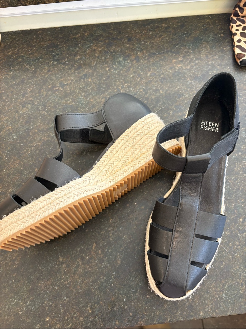 EILEEN FISHER Black Leather Strappy Fisherman Sandals
